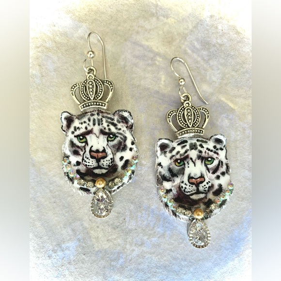 Snow Leopard handpainted/designed earrings sterling silver w rhinestones fancy - Picture 3 of 4